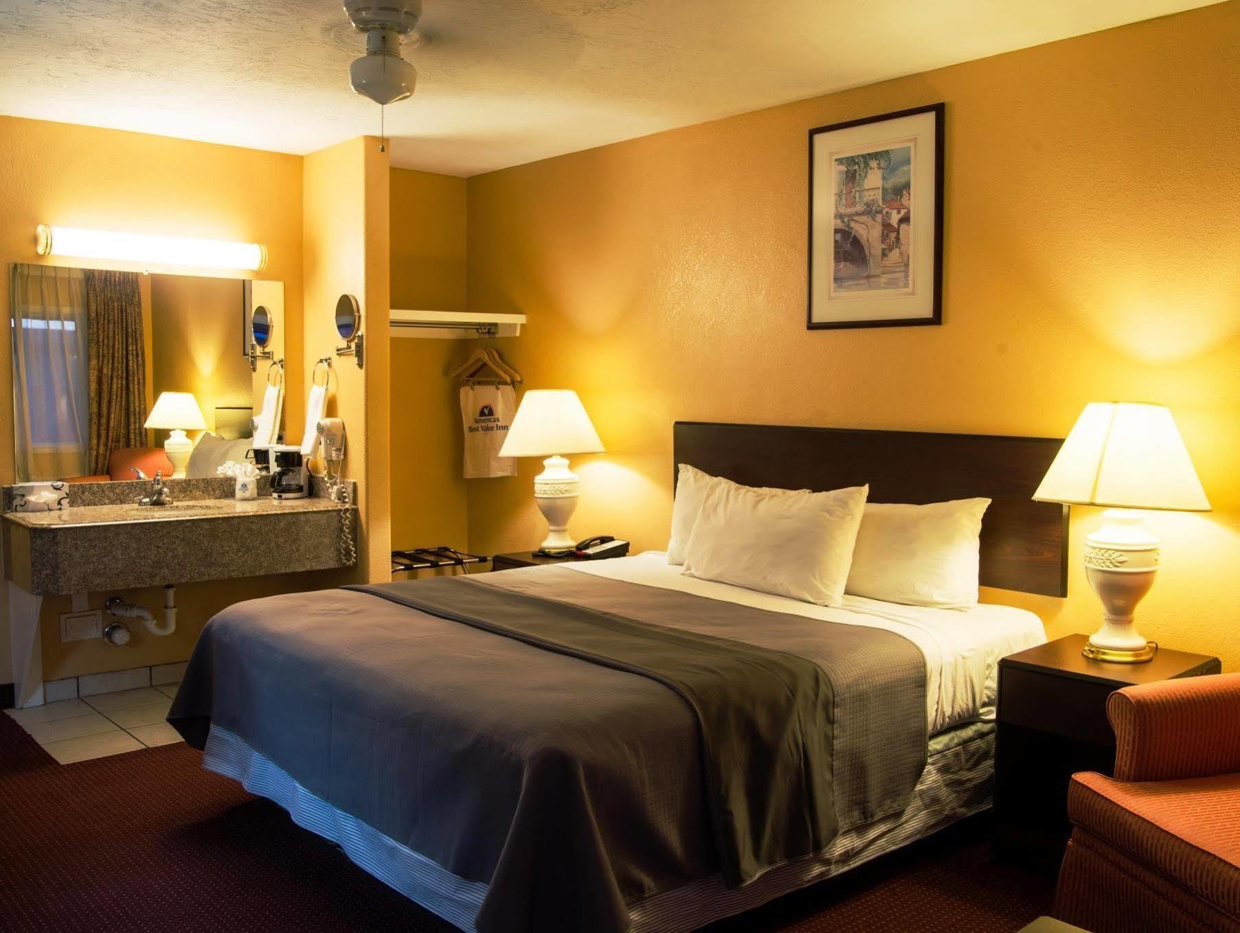 Baymont By Wyndham Socorro Motel Buitenkant foto